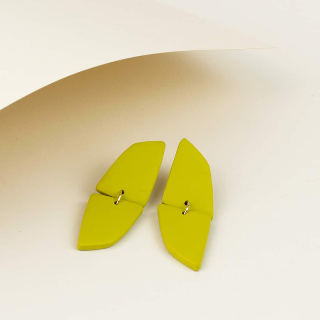 moderne lange oorbellen kiwi groen